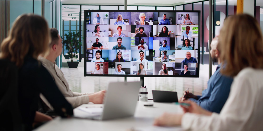 Managing a hybrid team can be a challenge for small business.