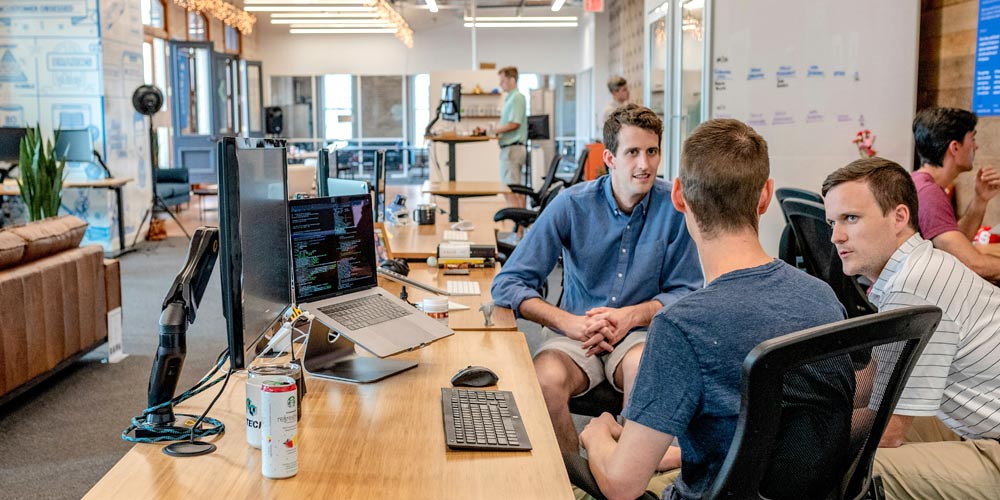 When leading a small team, human communication is important.