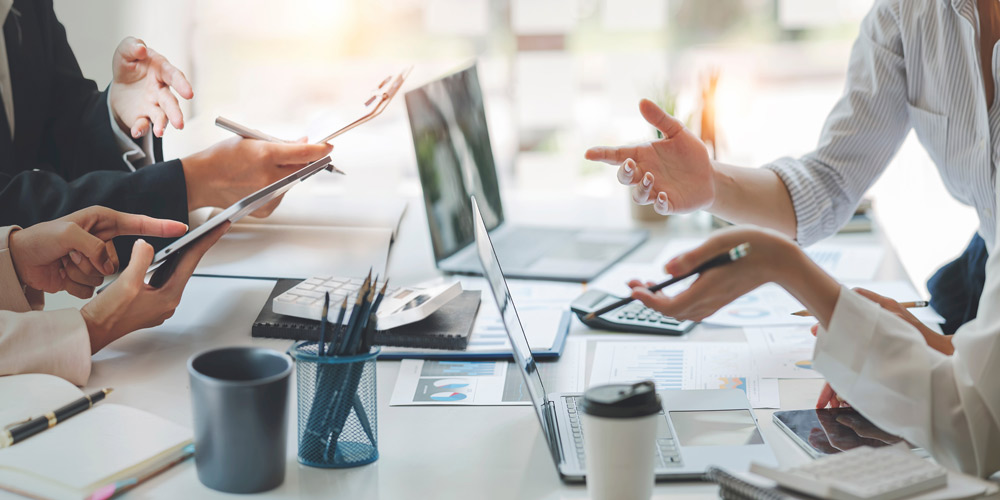 To manage stress and be successful in your business, you need to plan and set daily goals.